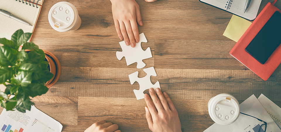 jigsaw-pieces-sharing-on-table-pension-sharing-order-examples-blog-FEATURED-IMAGES